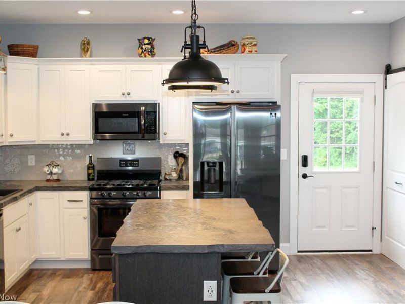 1939 Craig Drive, Lake Milton, OH 44429 Photo 12