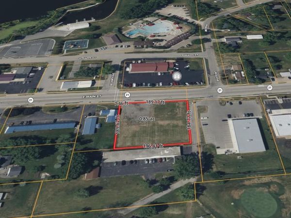 1110 E MAIN STREET, Omro, WI 54963