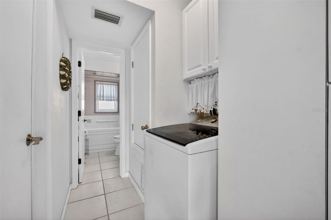 923 Locust Street, New Smyrna Beach, FL 32169 Photo