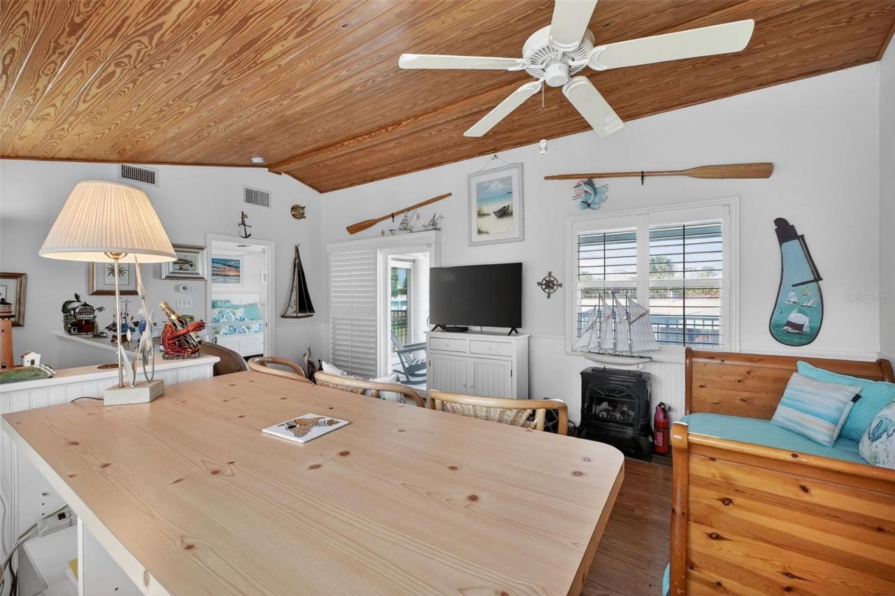 923 Locust Street, New Smyrna Beach, FL 32169 Photo