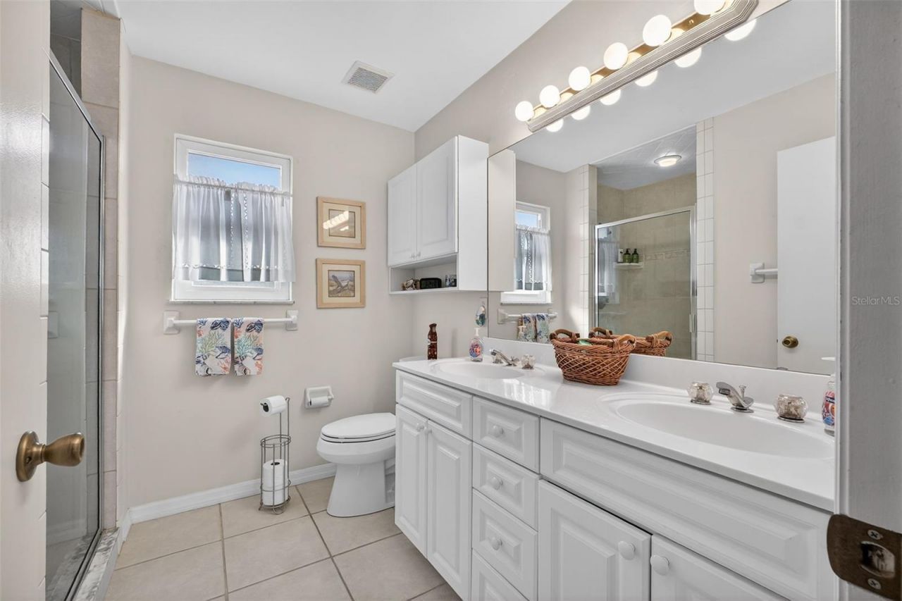 923 Locust Street, New Smyrna Beach, FL 32169 Photo