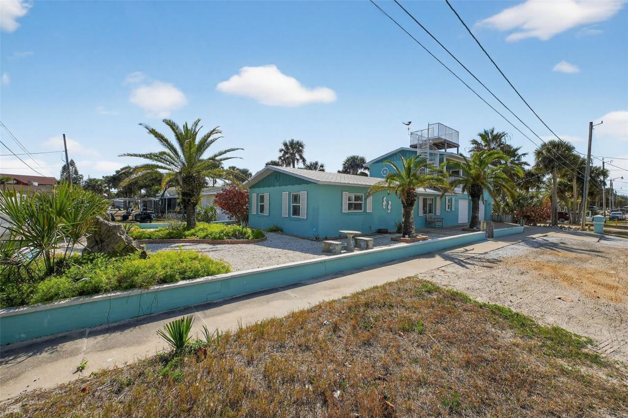 923 Locust Street, New Smyrna Beach, FL 32169 Photo