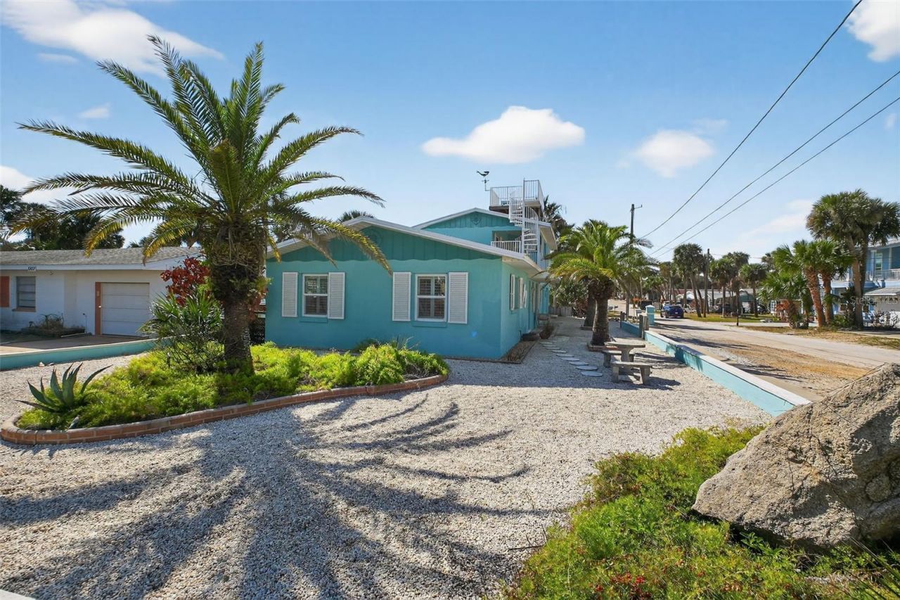 923 Locust Street, New Smyrna Beach, FL 32169 Photo