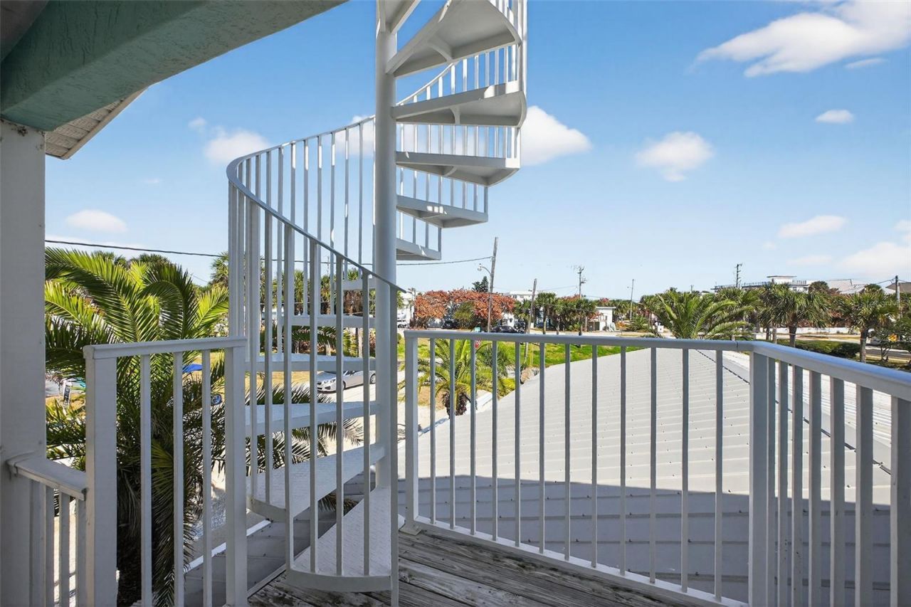 923 Locust Street, New Smyrna Beach, FL 32169 Photo