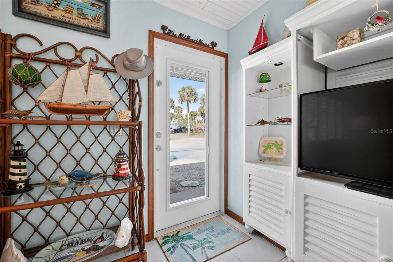 923 Locust Street, New Smyrna Beach, FL 32169 Photo