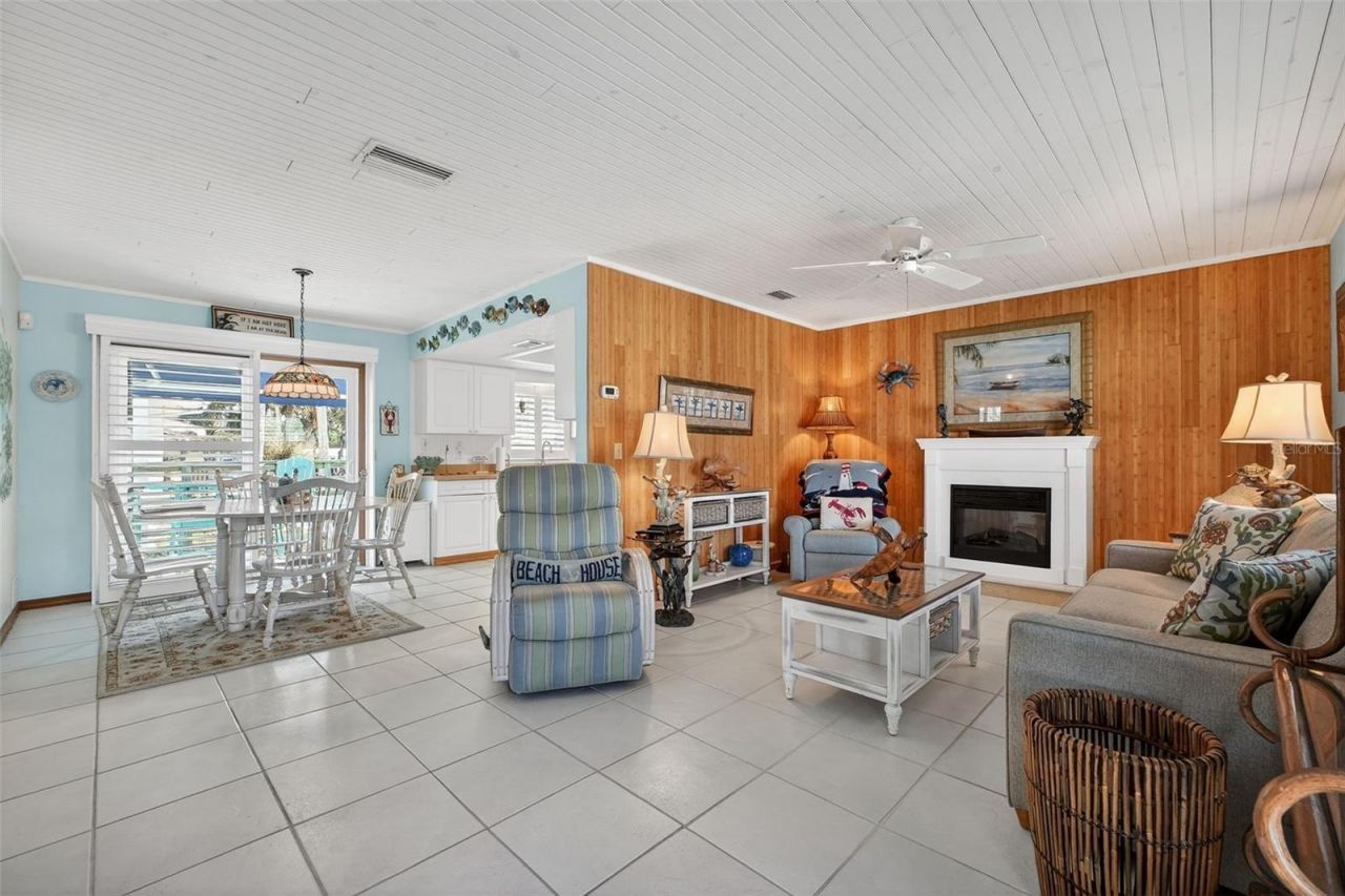 923 Locust Street, New Smyrna Beach, FL 32169 Photo