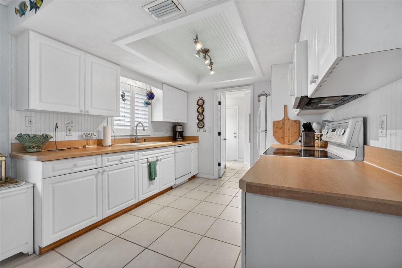 923 Locust Street, New Smyrna Beach, FL 32169 Photo