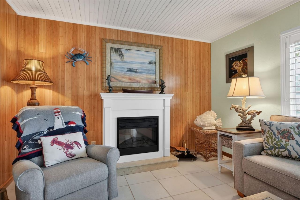 923 Locust Street, New Smyrna Beach, FL 32169 Photo