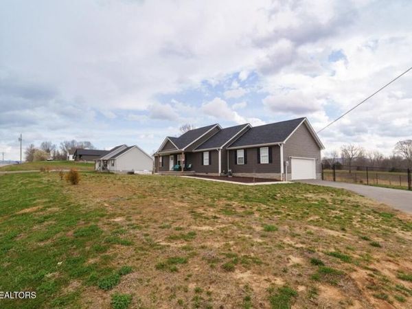 4346 Monterey Hwy , Sparta, TN 38583