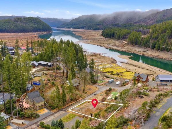 150 2nd St, Detroit, OR 97342