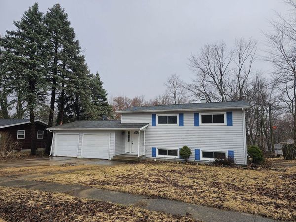 808 Crest View Trail, BYRON, IL 61010