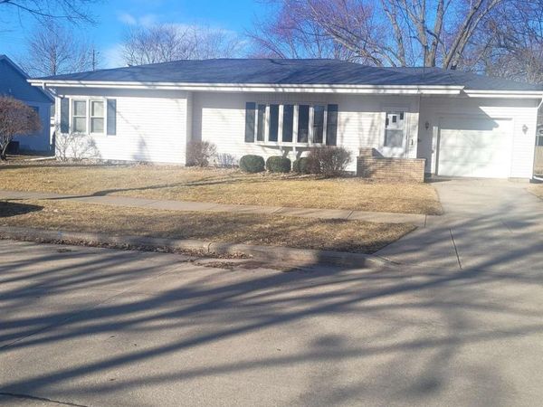 1947 MINNESOTA STREET, Oshkosh, WI 54902