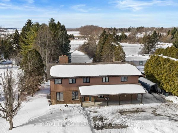 2070 River Road, Ottawa, ON K4M1B4