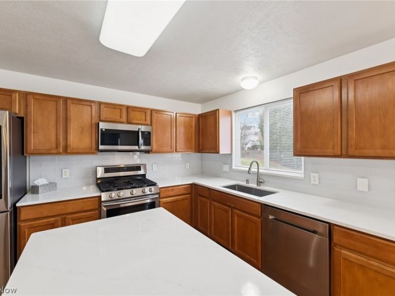 2352 Becket Circle , Stow, OH 44224 Photo 16