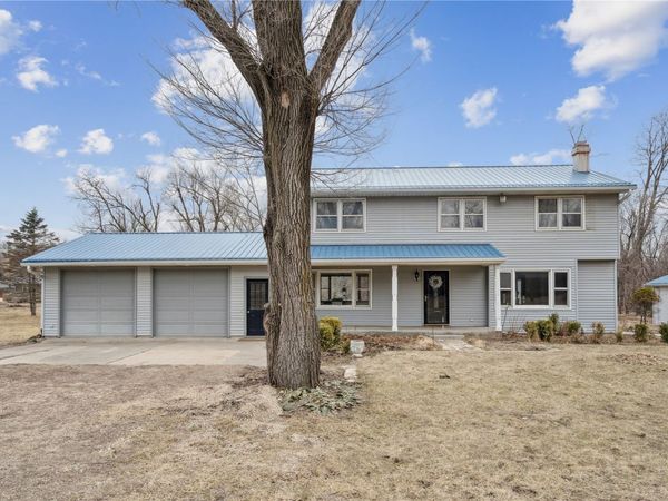 600 Carlton Road SE, Cedar Rapids, IA 52403
