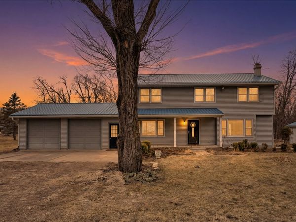 600 Carlton Road SE, Cedar Rapids, IA 52403