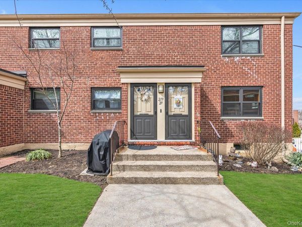 219-29 75th Avenue, Unit 300A2, Oakland Gardens, NY 11364