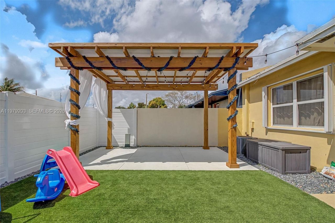 11416 SW 148th Ter, Miami, FL 33176 Photo