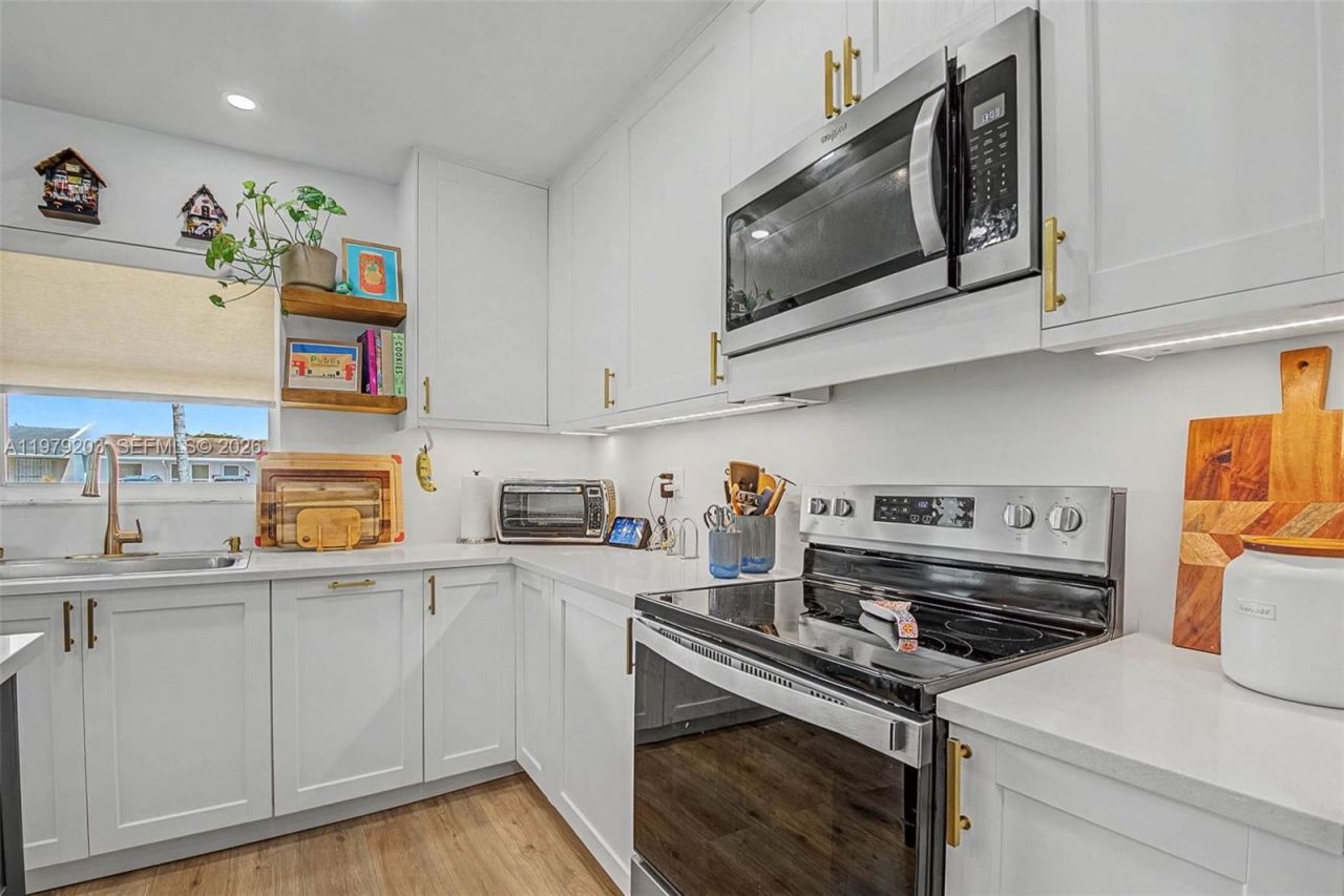 11416 SW 148th Ter, Miami, FL 33176 Photo