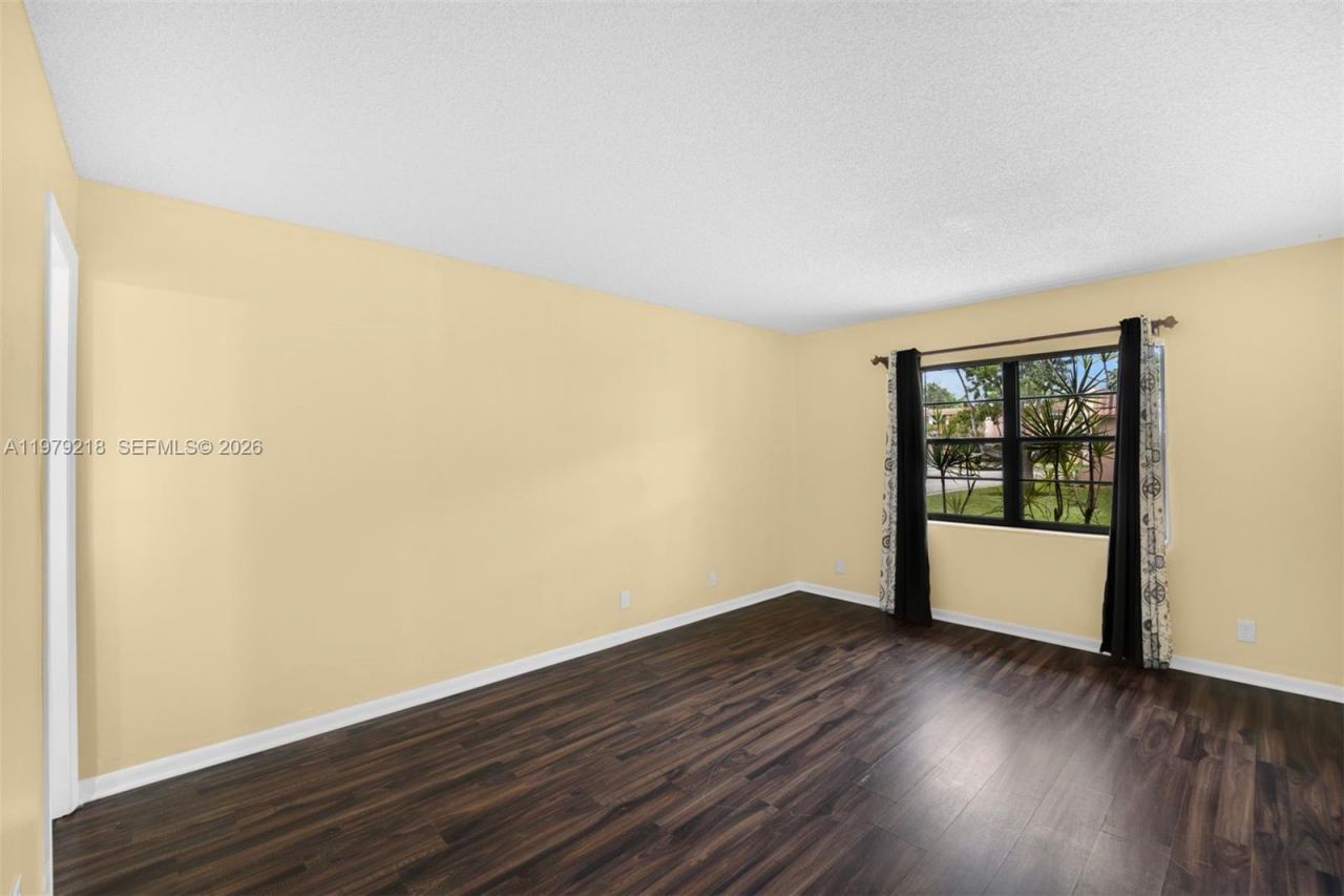 35 Cortez Way , Unit 1-43, Davie, FL 33324 Photo