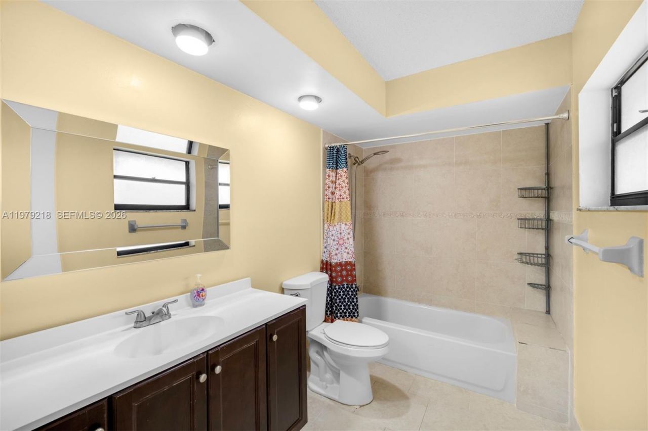 35 Cortez Way , Unit 1-43, Davie, FL 33324 Photo