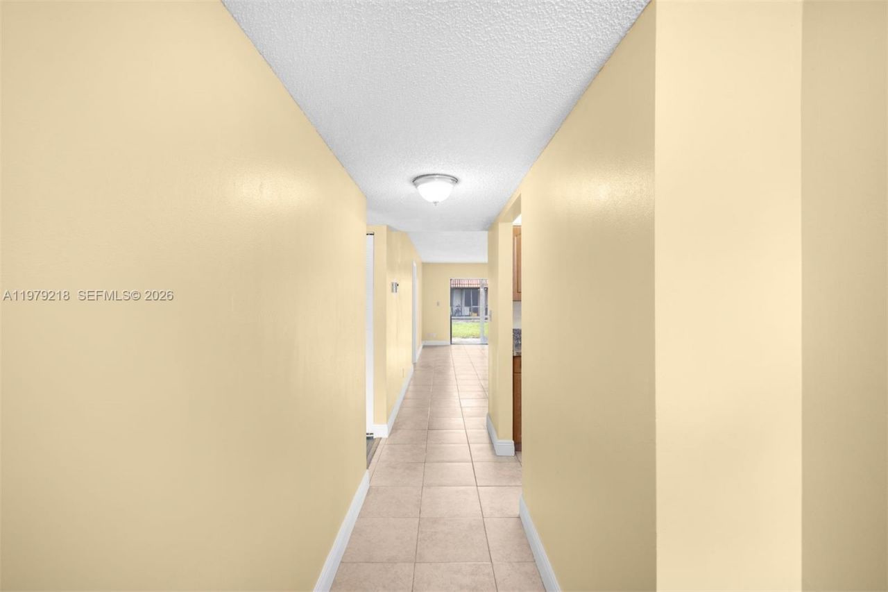 35 Cortez Way , Unit 1-43, Davie, FL 33324 Photo