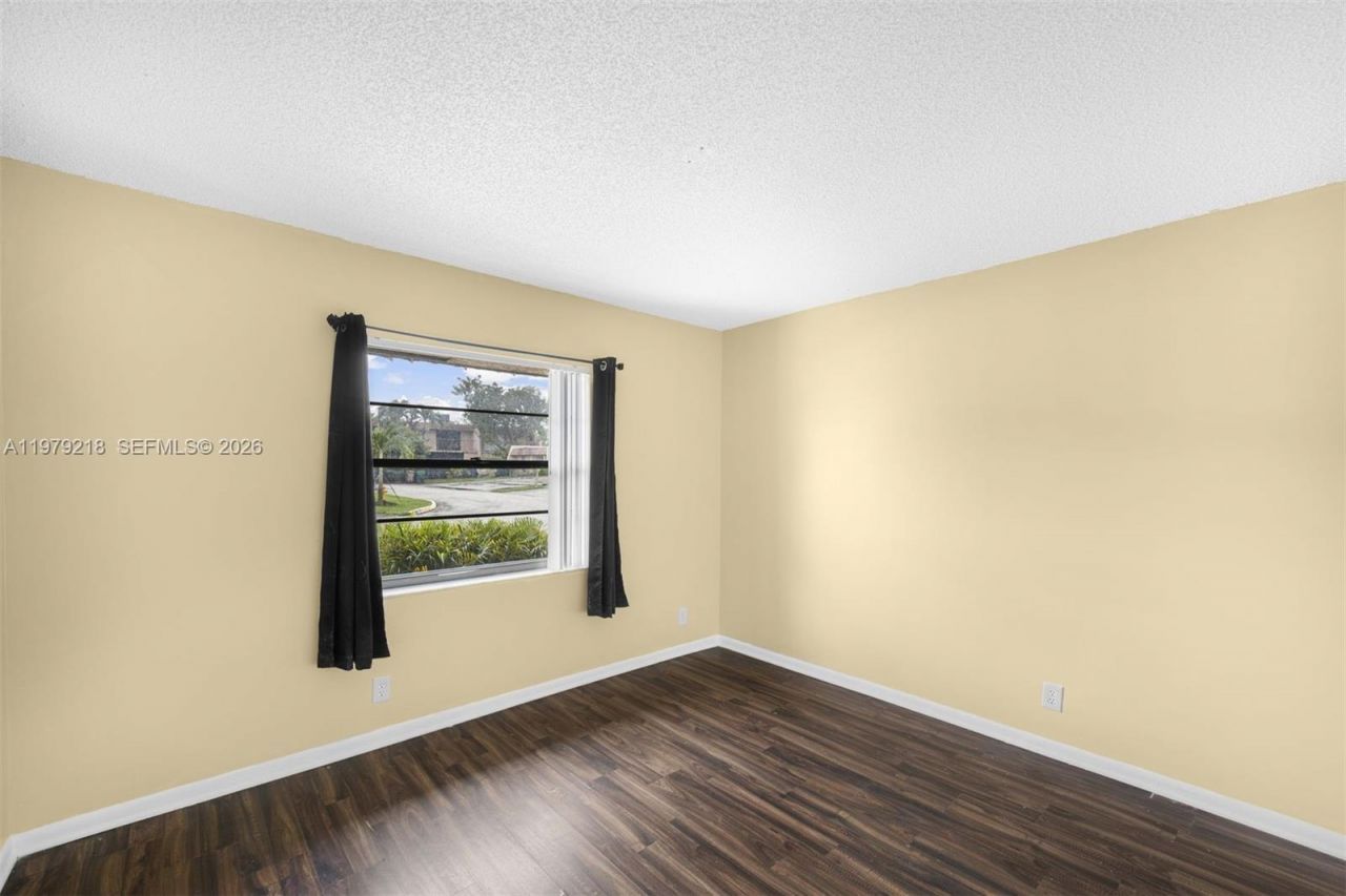 35 Cortez Way , Unit 1-43, Davie, FL 33324 Photo