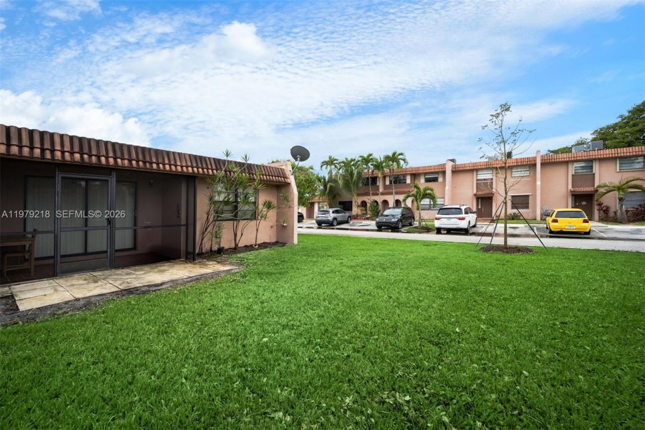 35 Cortez Way , Unit 1-43, Davie, FL 33324 Photo