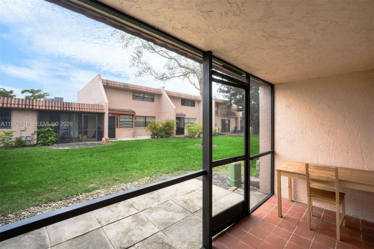 35 Cortez Way , Unit 1-43, Davie, FL 33324 Photo