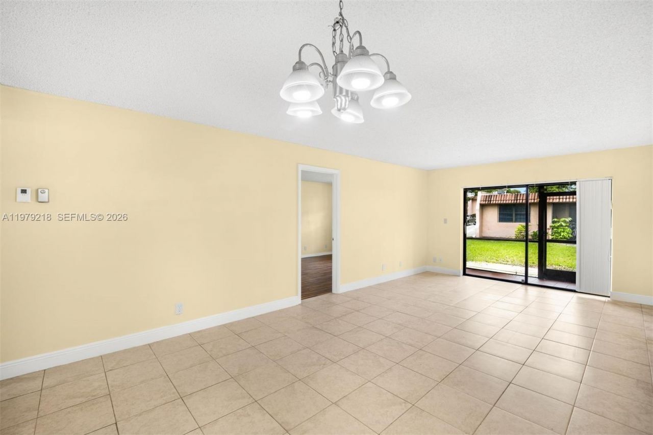 35 Cortez Way , Unit 1-43, Davie, FL 33324 Photo