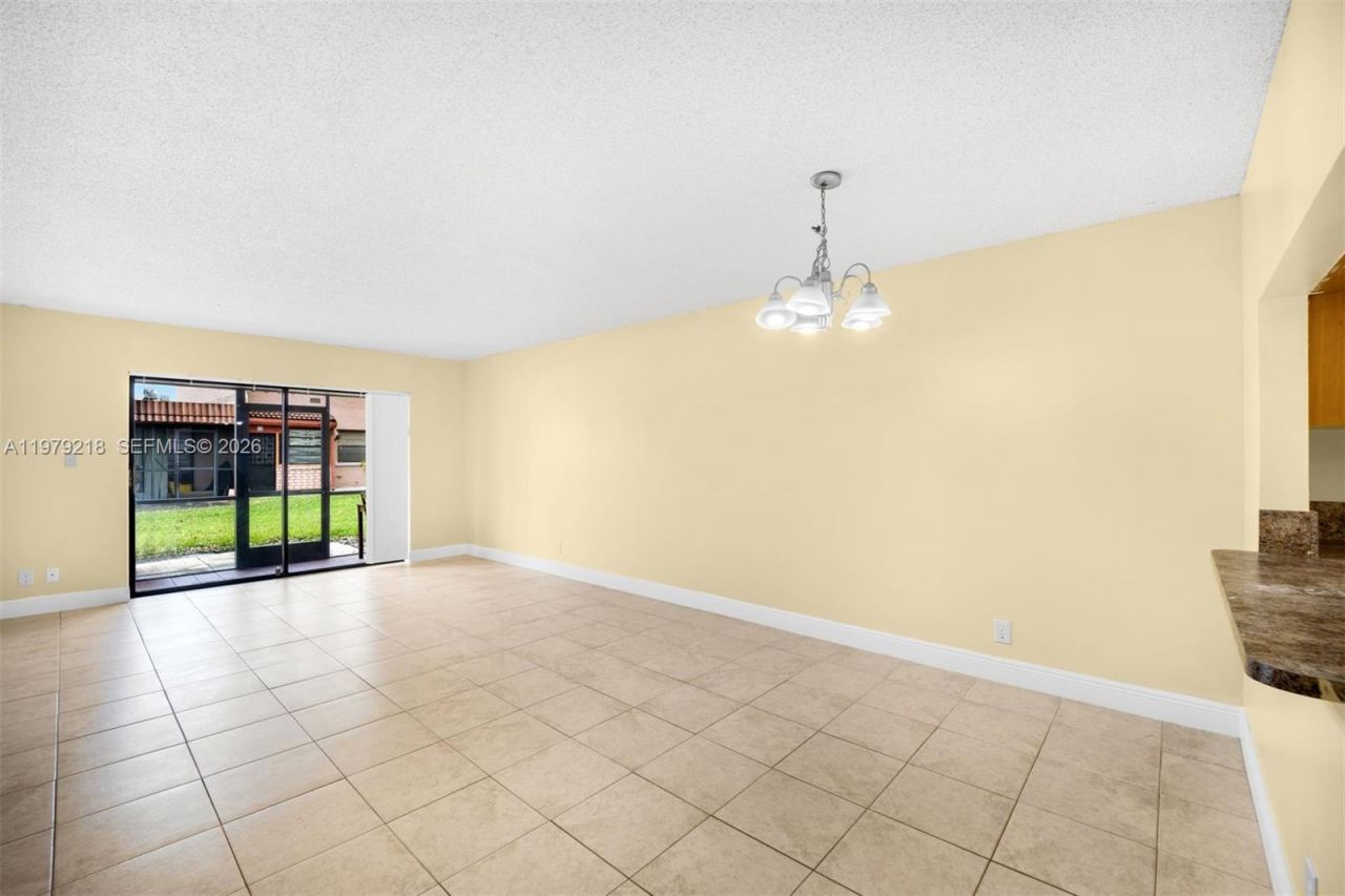 35 Cortez Way , Unit 1-43, Davie, FL 33324 Photo