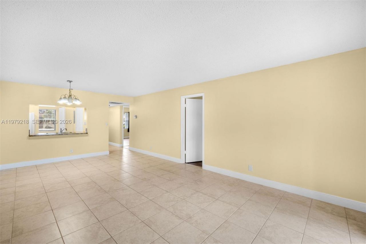 35 Cortez Way , Unit 1-43, Davie, FL 33324 Photo