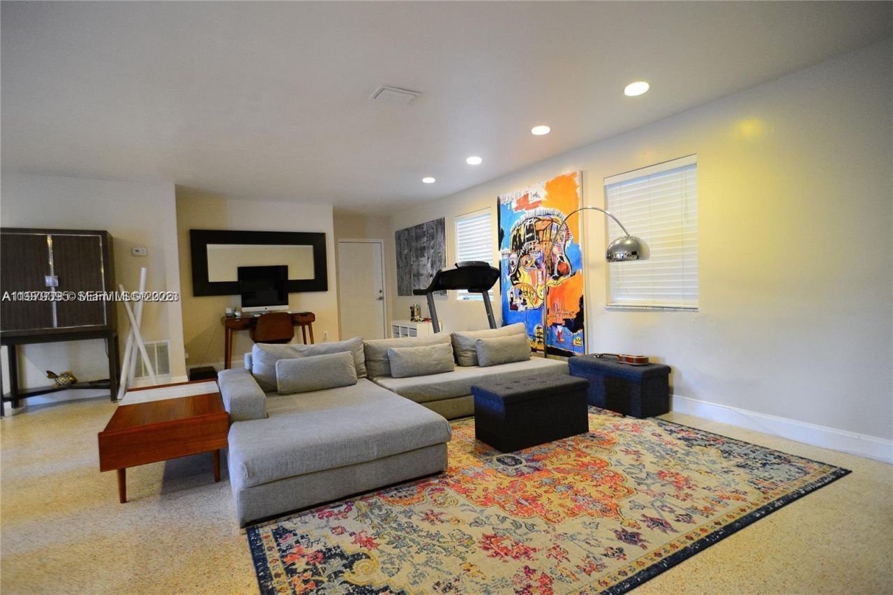 6969 SW 82nd Ct, Unit main, Miami, FL 33143 Photo