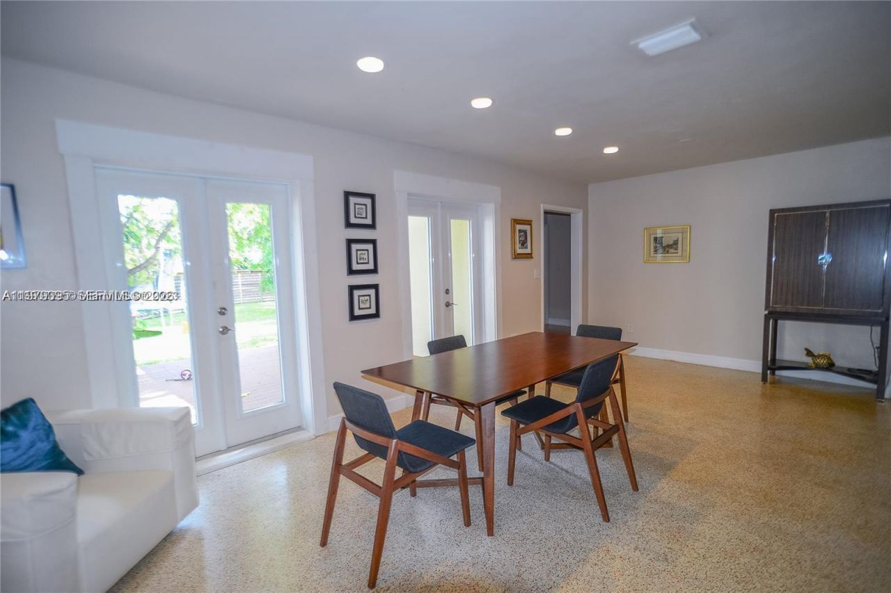 6969 SW 82nd Ct, Unit main, Miami, FL 33143 Photo