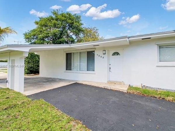 7325 SW 98th Ct , Miami, FL 33173