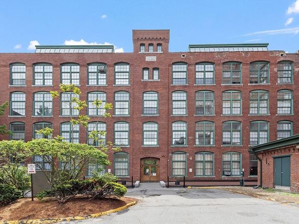 200 Market St, Unit 44B, Lowell, MA 01852