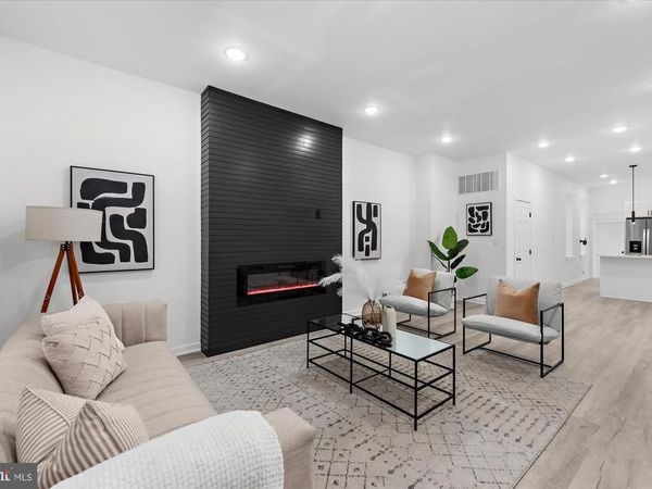 524 E PENN STREET, PHILADELPHIA, PA 19144