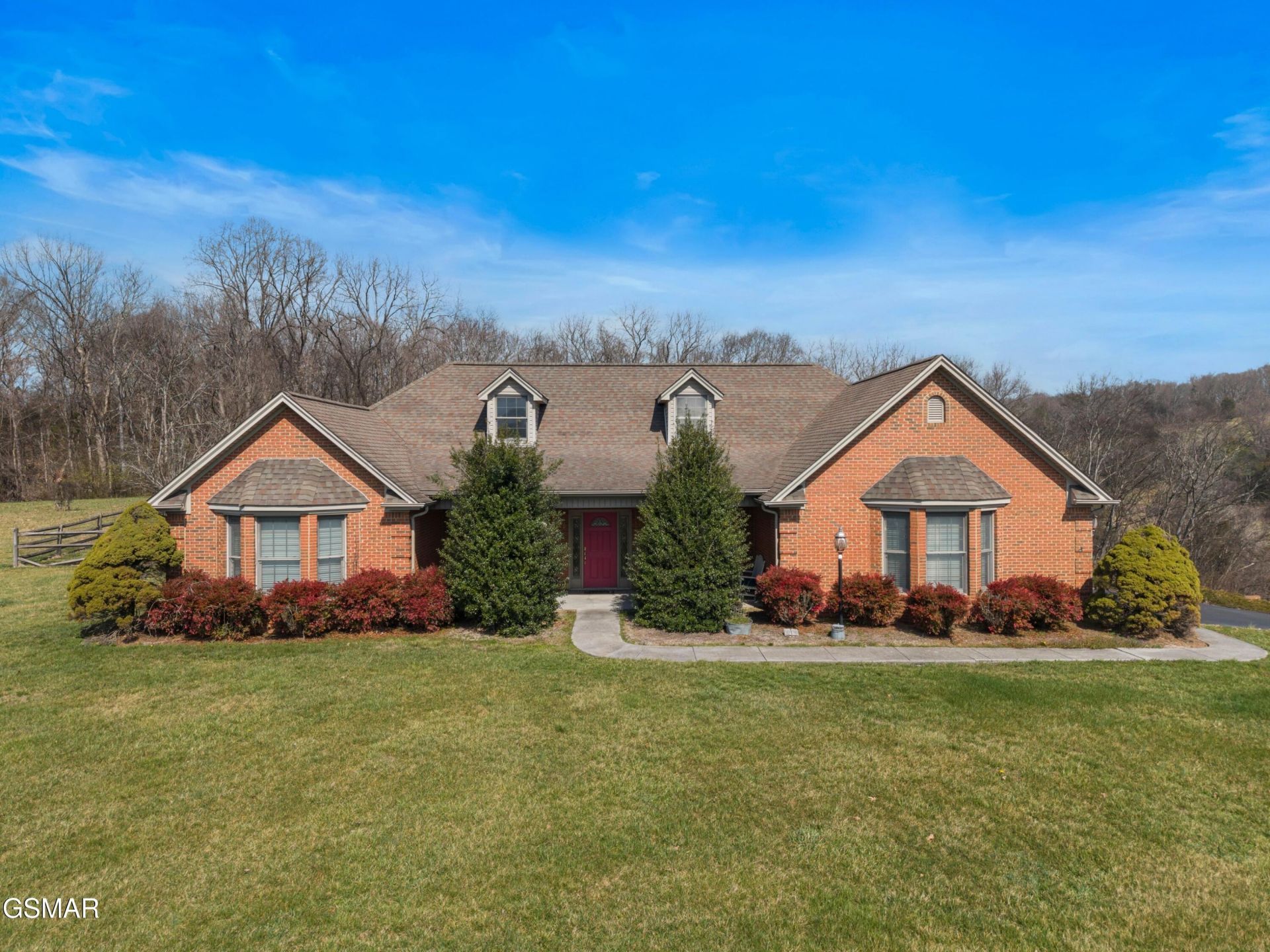 1141 Carolina Drive Dandridge, TN 37725