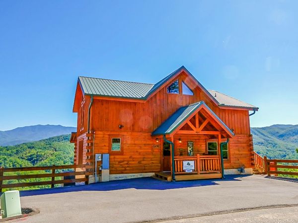 4827 Highland Place Way, Pigeon Forge, TN 37863