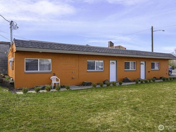 10 E Coulee Blvd, Unit 2, Electric City, WA 99123