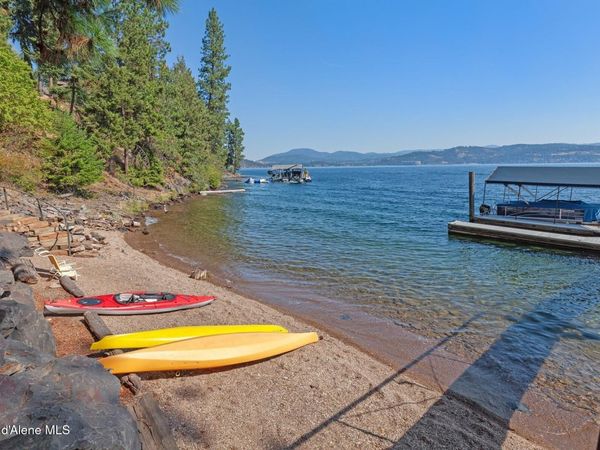 4520 S Threemile Point Rd, Coeur d'Alene, ID 83814