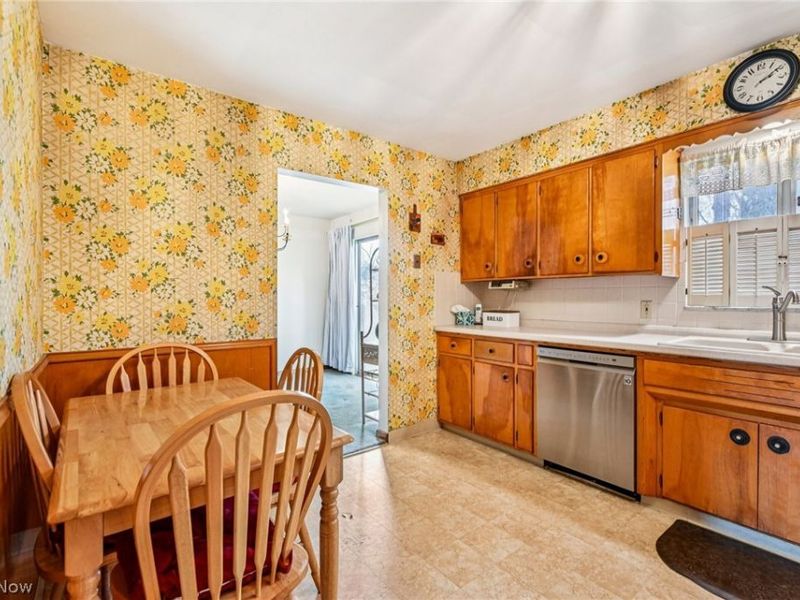 508 Clearbrook Drive , Akron, OH 44313 Photo 10