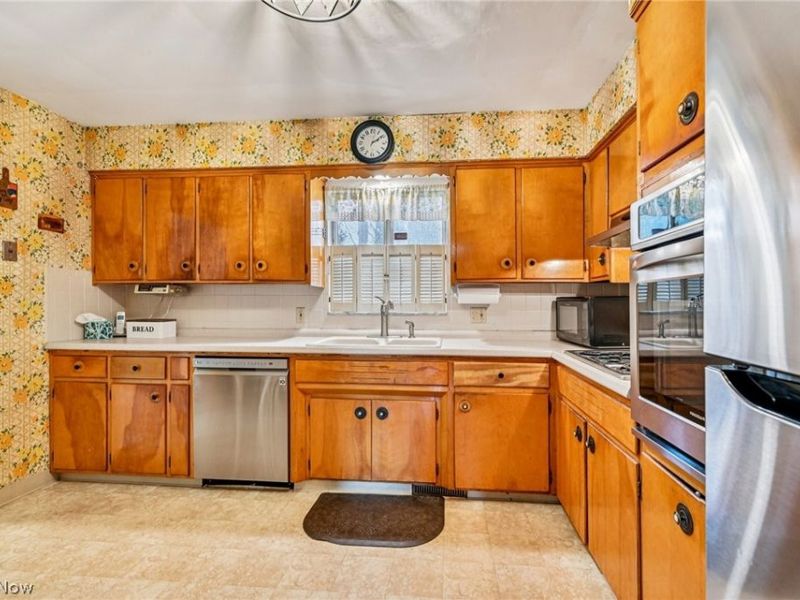 508 Clearbrook Drive , Akron, OH 44313 Photo 11