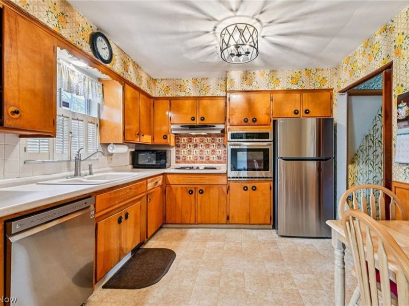 508 Clearbrook Drive , Akron, OH 44313 Photo 9