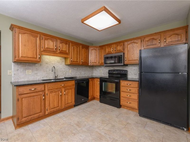 580 Glenmere Place , Barberton, OH 44203 Photo 12