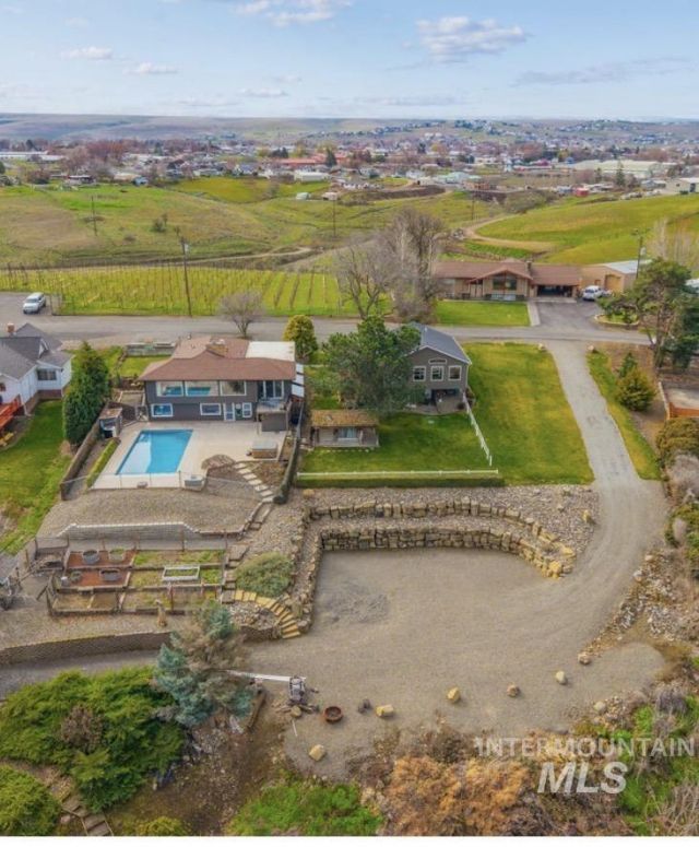 1744 & 1750 Valleyview Drive primary photo