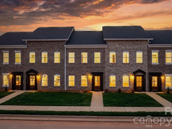 2119 - 2111 24th Street Lane SE, Hickory, NC 28602