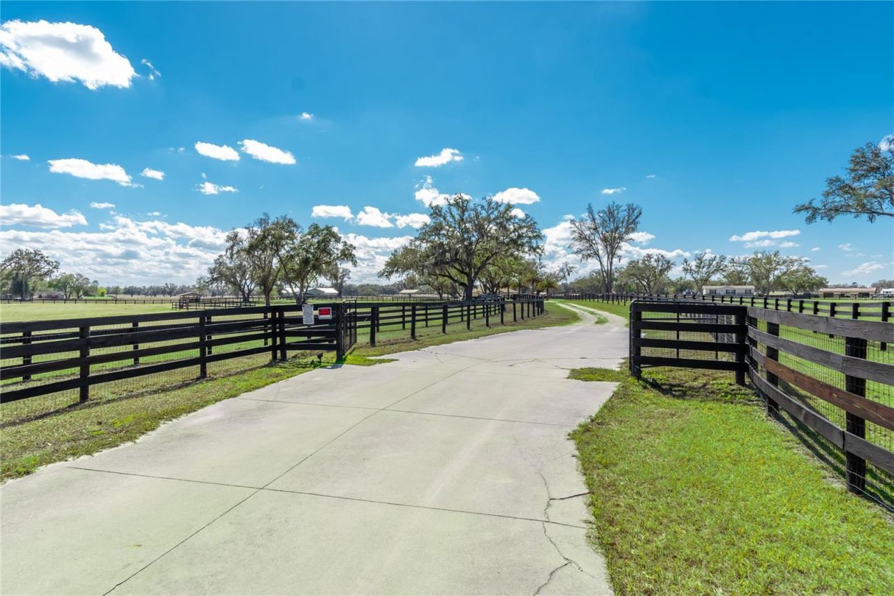 4700 NW 157th Court, Morriston, FL 32668 Photo