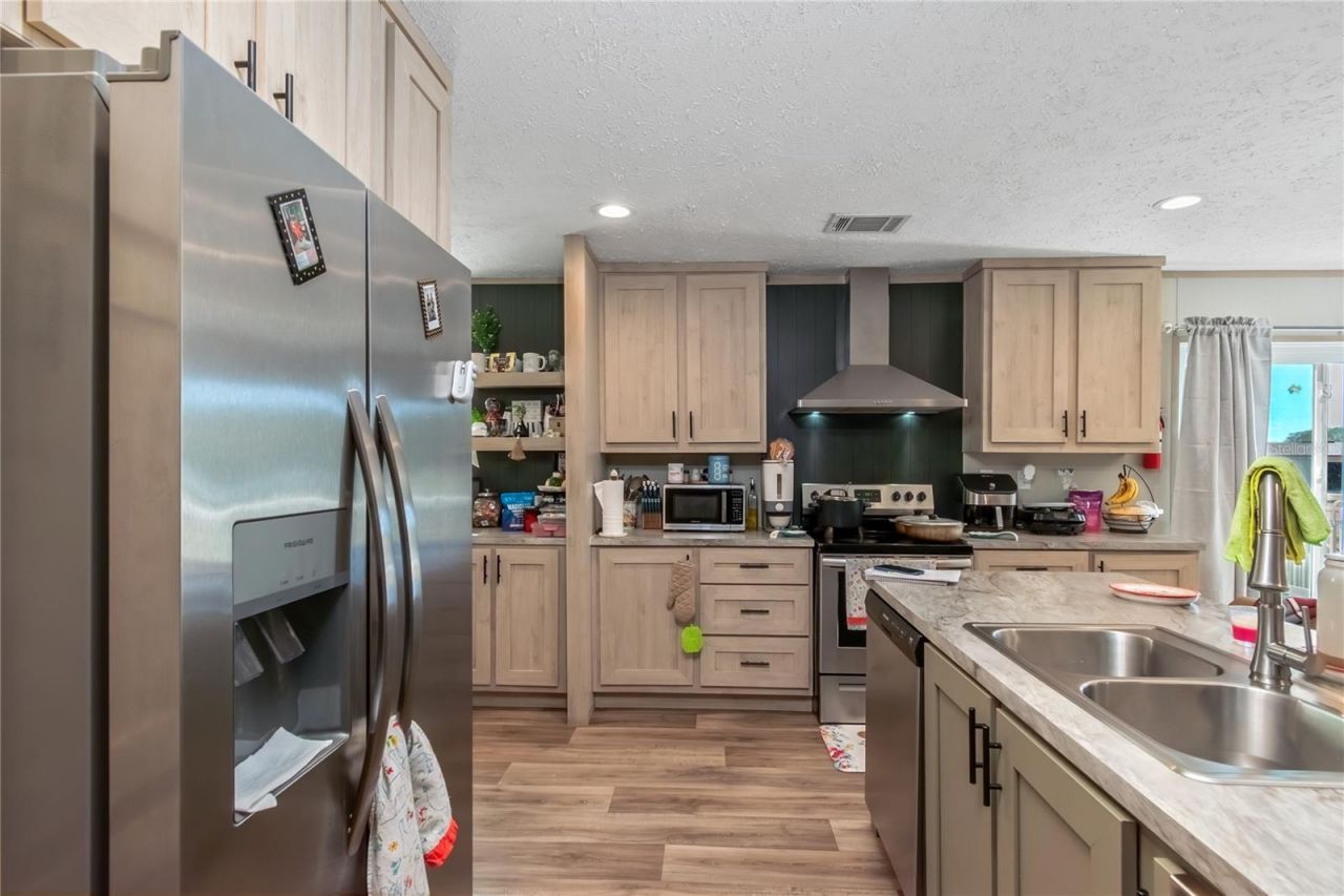 4700 NW 157th Court, Morriston, FL 32668 Photo