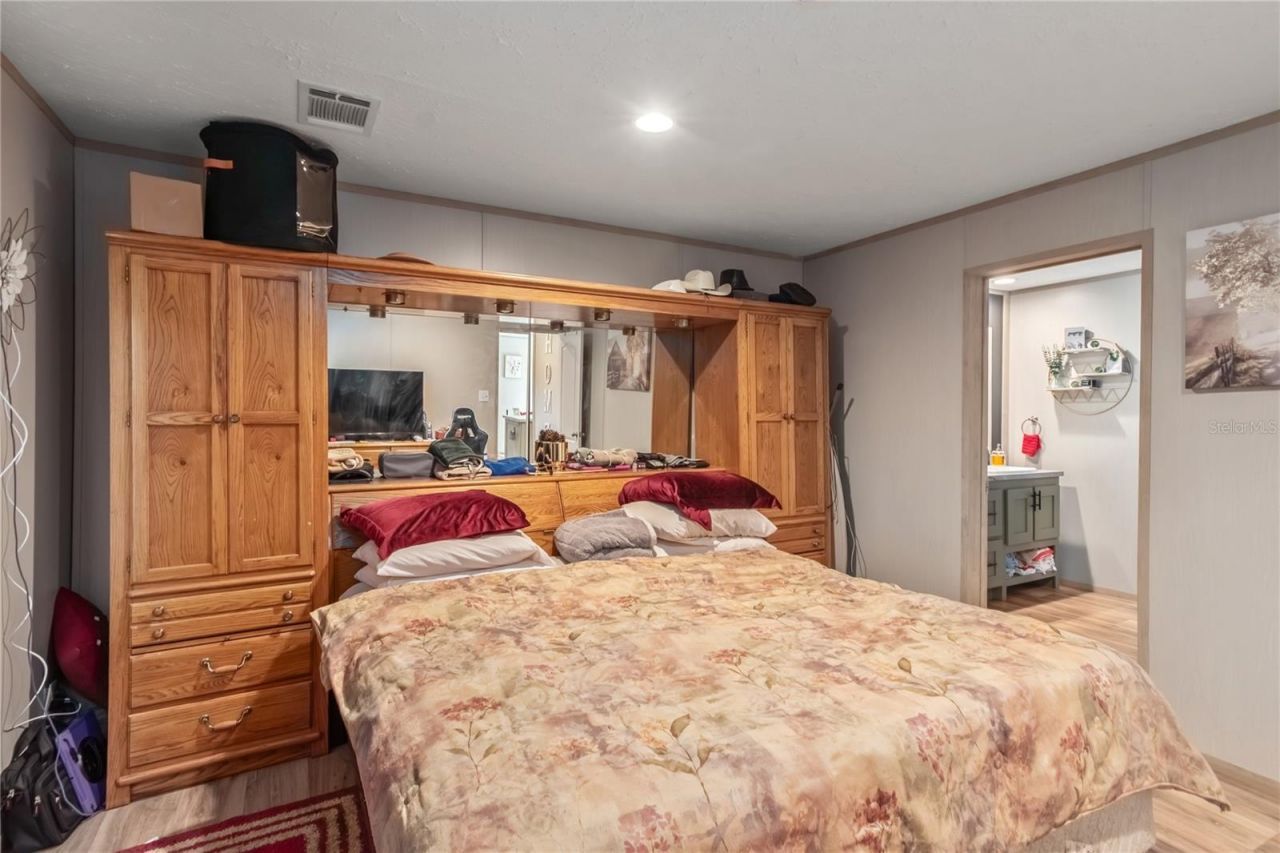 4700 NW 157th Court, Morriston, FL 32668 Photo